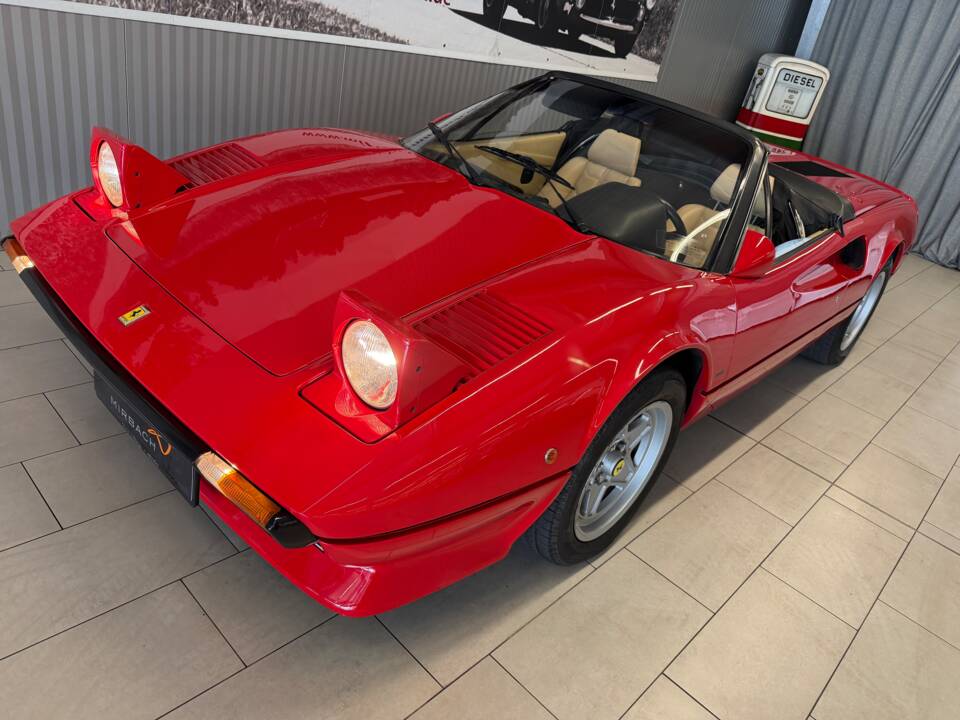 Afbeelding 8/21 van Ferrari 308 GTSi (1982)