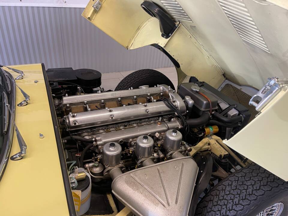 Bild 19/19 von Jaguar E-Type (2+2) (1966)