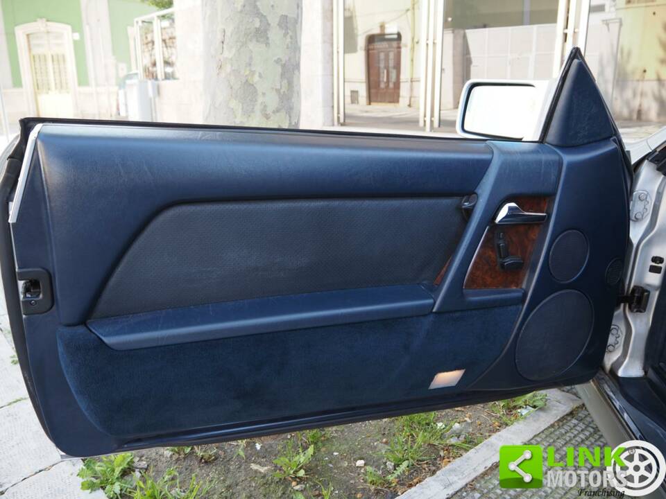 Image 19/50 de Mercedes-Benz 300 SL-24 (1992)