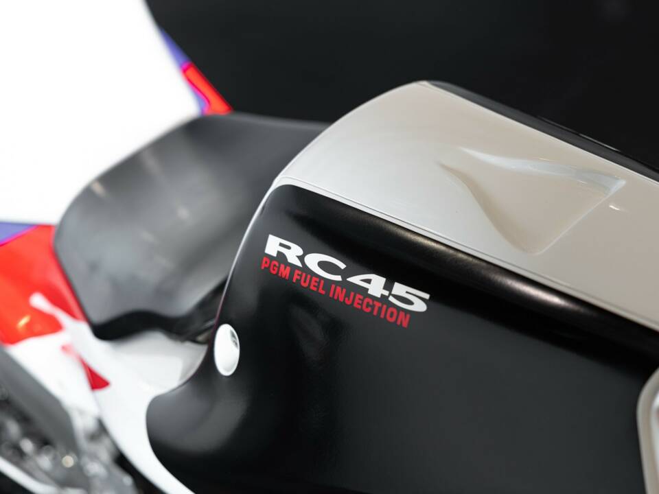 Bild 25/42 von Honda RVF 750 RC 45 (1994)