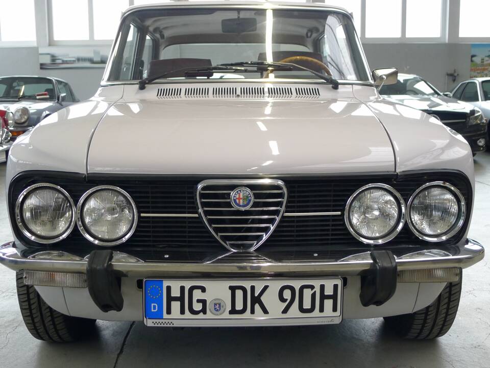 Image 34/34 of Alfa Romeo Giulia Nuova Super 1600 (1974)