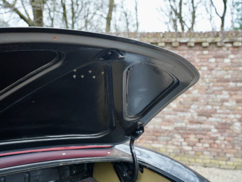 Immagine 19/50 di Jaguar E-Type 3.8 (1961)