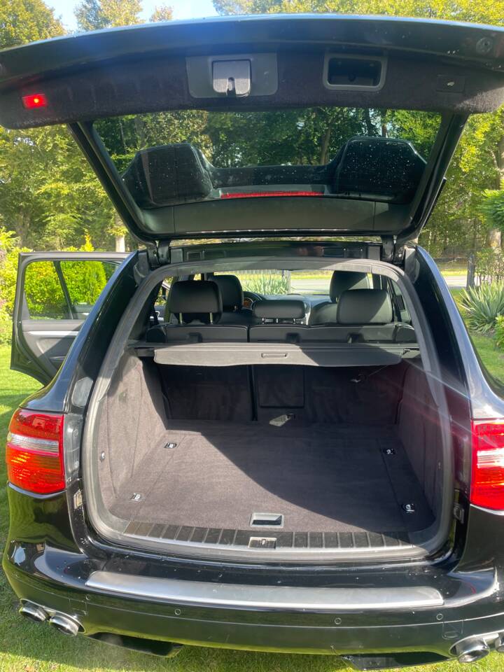 Bild 11/29 von Porsche Cayenne GTS (2008)