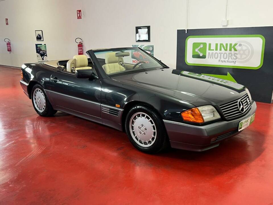 Image 21/48 of Mercedes-Benz 300 SL-24 (1992)