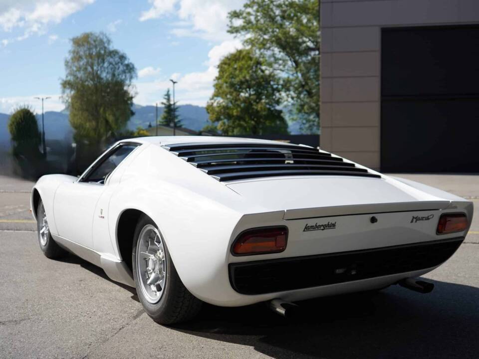 Afbeelding 64/74 van Lamborghini Miura P 400 (1968)
