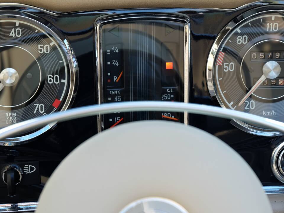 Immagine 49/66 di Mercedes-Benz 280 SL (1969)