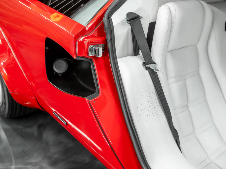 Image 33/50 of Lamborghini Countach LP 5000 S QV (1988)