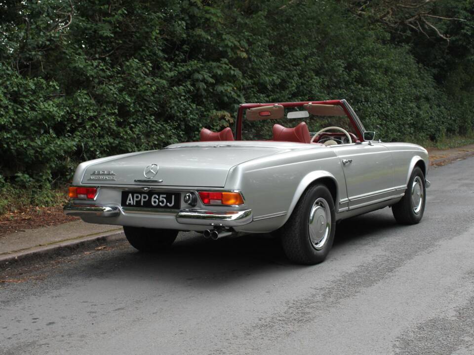 Image 6/17 of Mercedes-Benz 280 SL (1970)