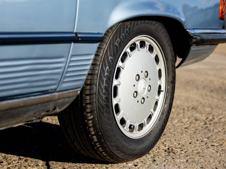 Image 26/47 of Mercedes-Benz 300 SL (1987)