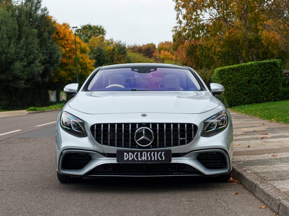 Immagine 5/31 di Mercedes-Benz S 63 AMG S 4MATIC (2019)