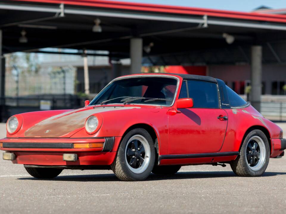 Image 2/10 de Porsche 911 SC 3.0 (1979)