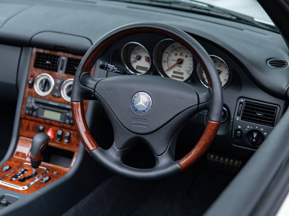 Image 37/47 of Mercedes-Benz SLK 230 Kompressor (2000)