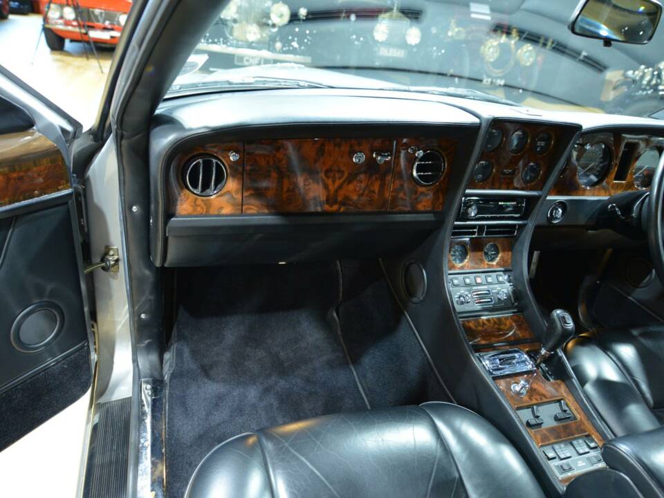 Image 27/50 of Bentley Continental R (1992)