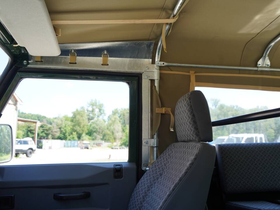 Image 33/64 of Land Rover Defender 90 Td5 (1999)