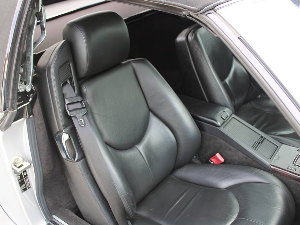 Image 45/50 of Mercedes-Benz SL 320 (2001)