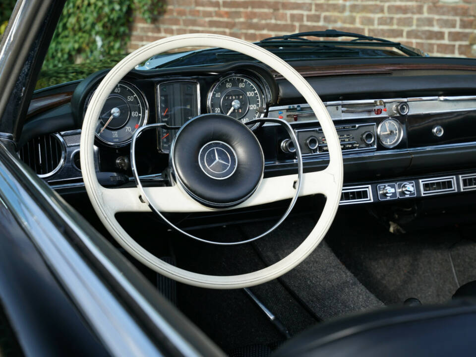 Immagine 17/50 di Mercedes-Benz 230 SL (1966)