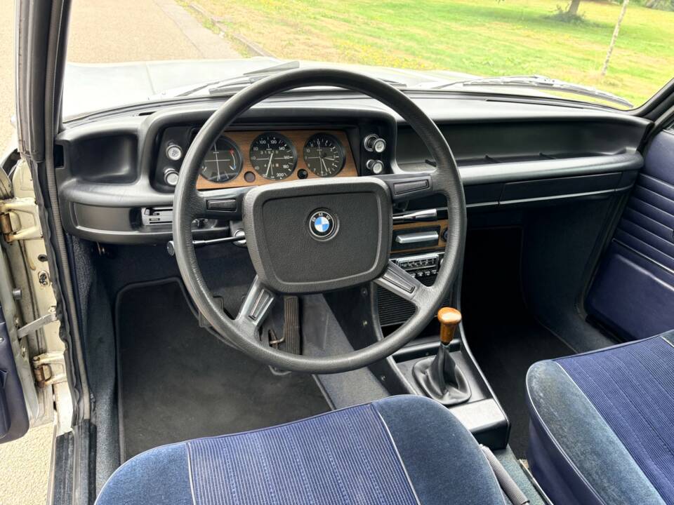 Image 11/22 of BMW 2002 (1975)