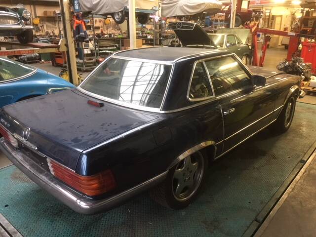 Image 10/50 of Mercedes-Benz 380 SL (1982)