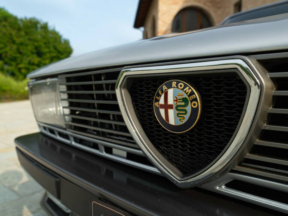 Imagen 9/50 de Alfa Romeo Giulietta 1.8 (1985)