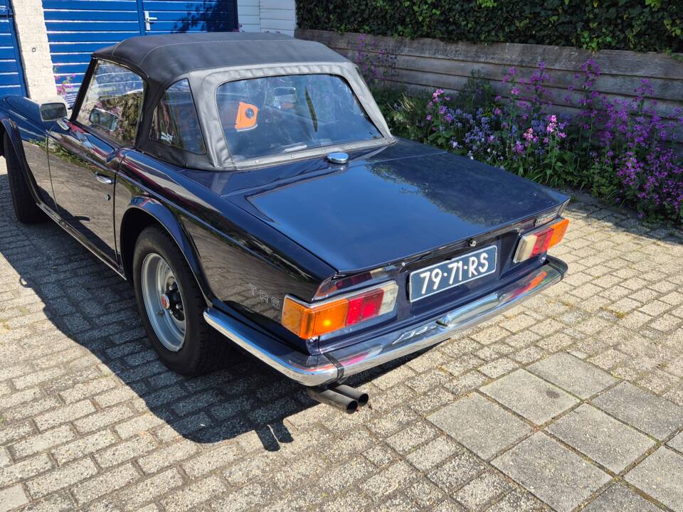 Image 13/100 of Triumph TR 6 PI (1971)