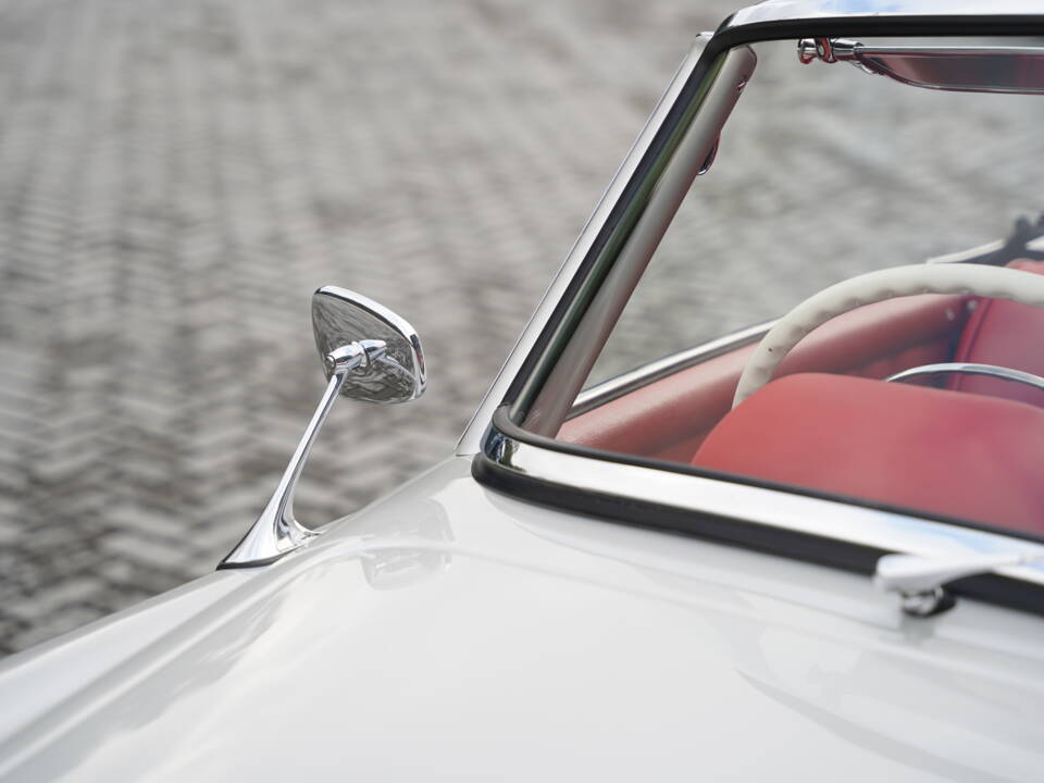 Image 29/50 of Mercedes-Benz 190 SL (1960)