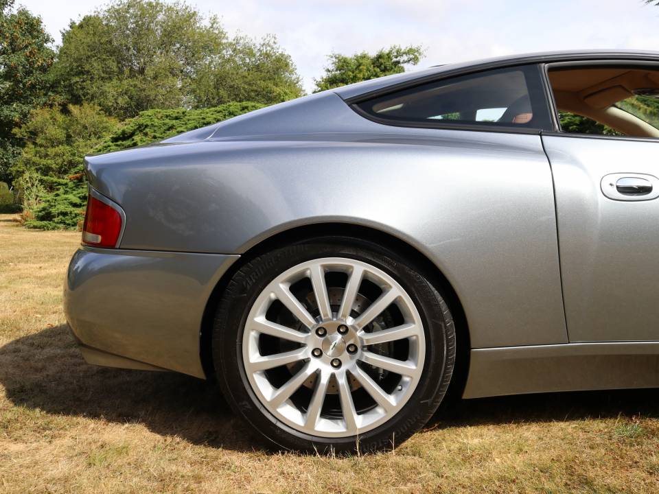 Bild 10/100 von Aston Martin V12 Vanquish (2003)