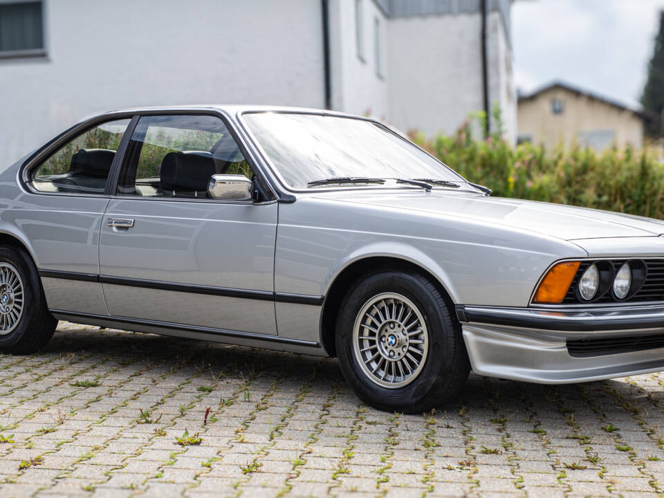 Image 5/36 of BMW 633 CSi (1977)