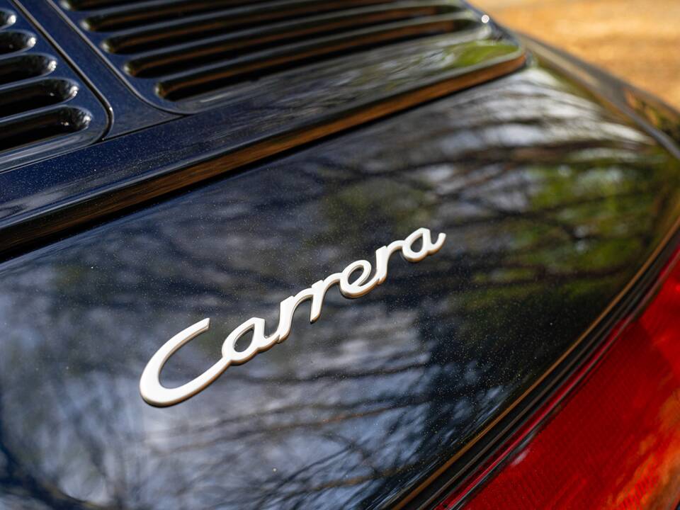 Immagine 19/47 di Porsche 911 Carrera (1994)