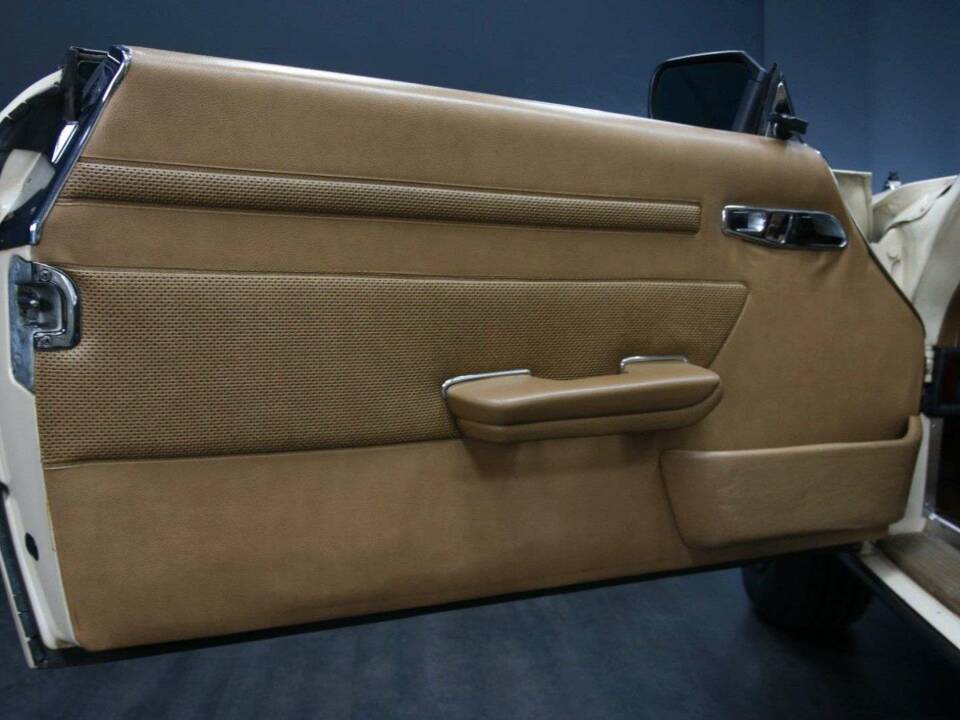 Image 9/50 de Mercedes-Benz 450 SL (1973)