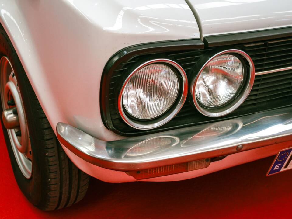 Bild 5/34 von Alfa Romeo Giulia Nuova Super 1600 (1979)