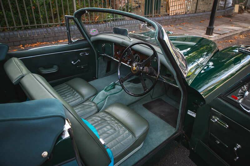 Image 2/50 of Jaguar XK 150 DHC (1954)