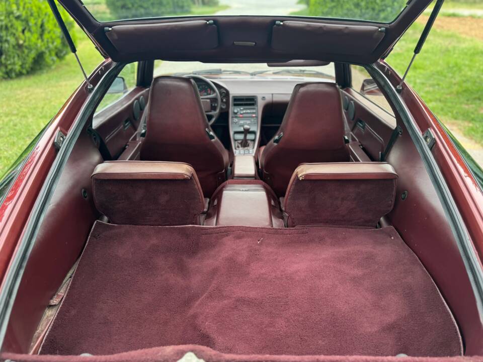 Image 21/32 of Porsche 928 S (1988)