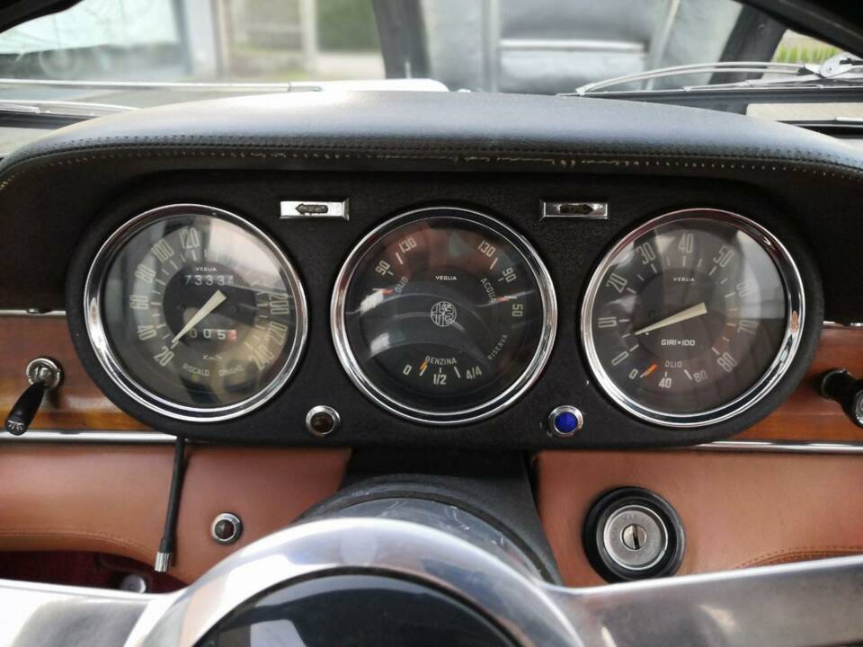 Image 20/29 of Alfa Romeo 2600 Sprint (1966)