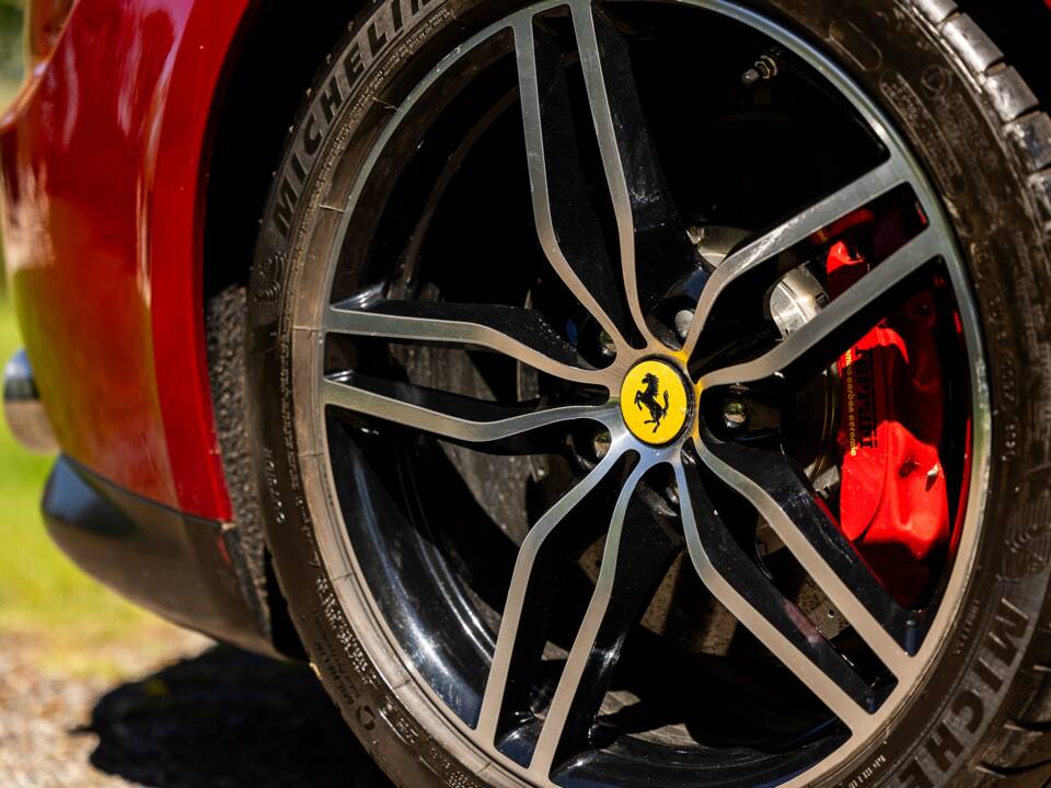 Bild 21/50 von Ferrari FF (2012)