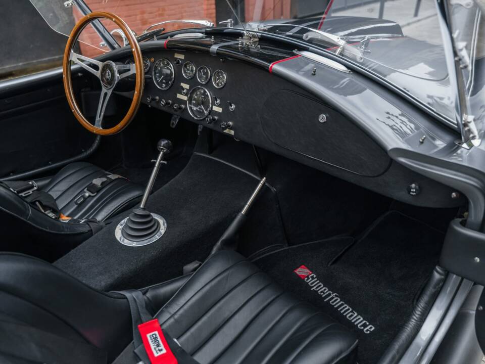 Image 11/16 of AC Cobra 427 (1965)
