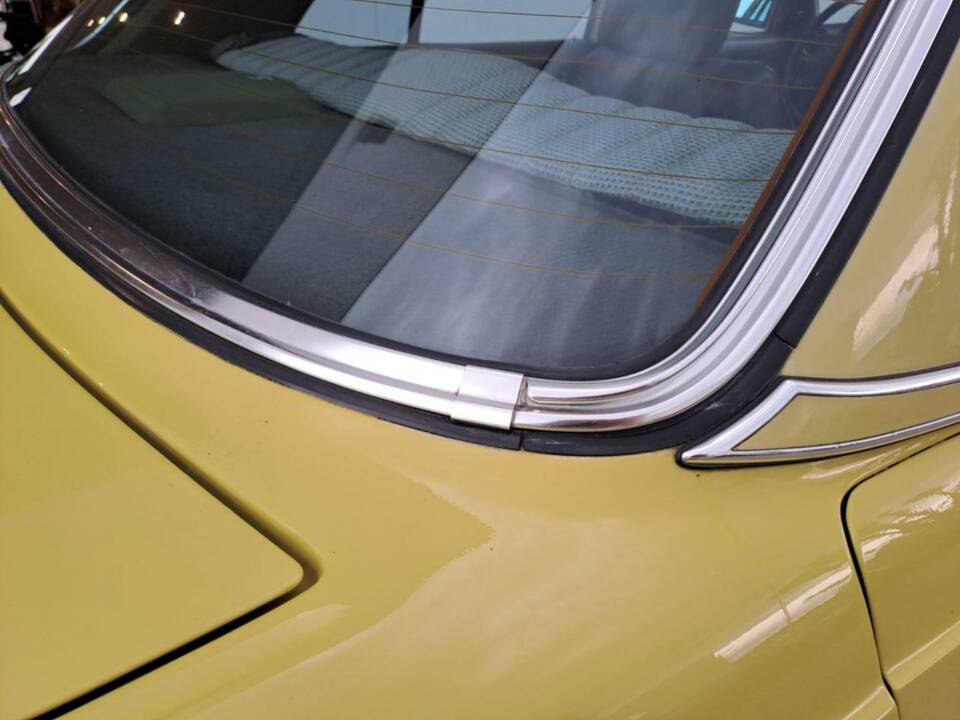 Bild 27/49 von Mercedes-Benz 200 (1979)