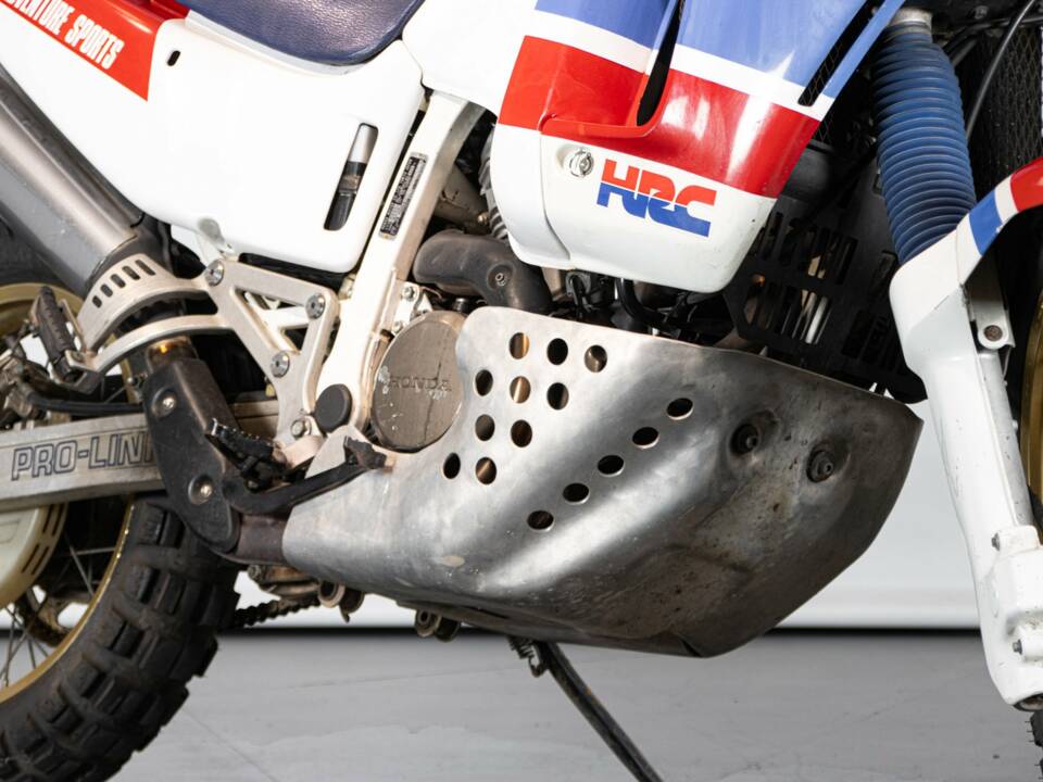 Bild 29/50 von Honda DUMMY (1989)