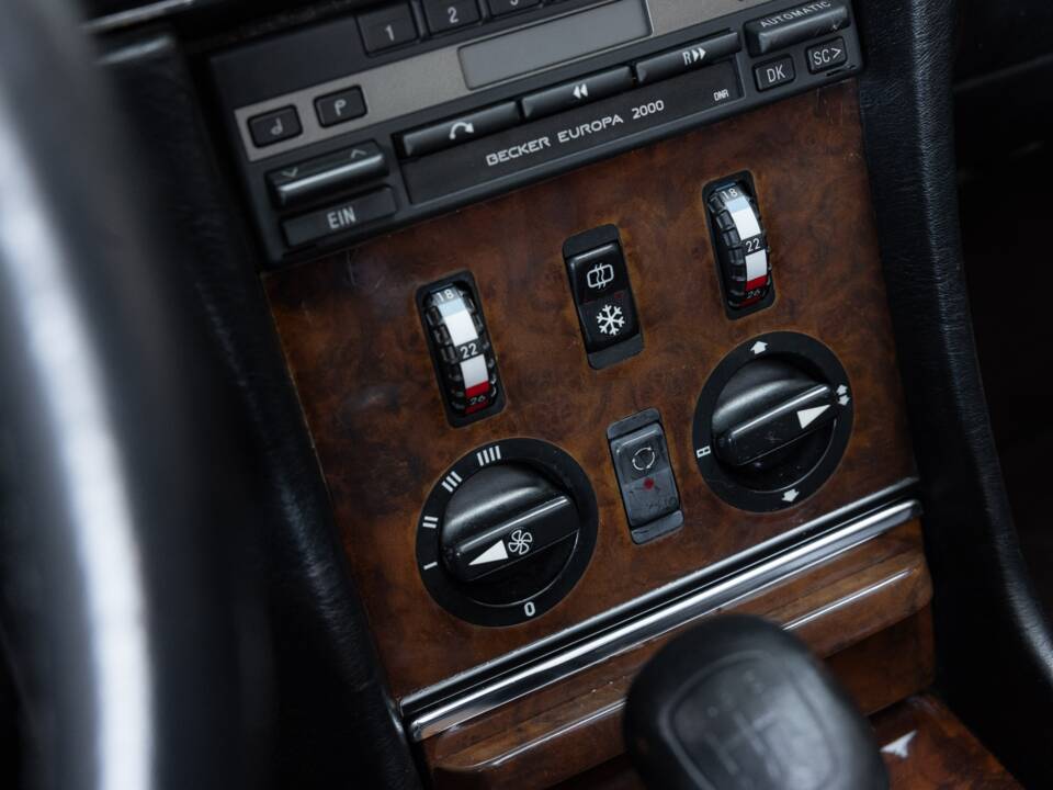 Afbeelding 14/32 van Mercedes-Benz 300 SL (1986)