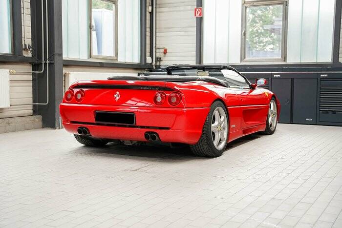 Bild 3/7 von Ferrari F 355 Spider (1995)