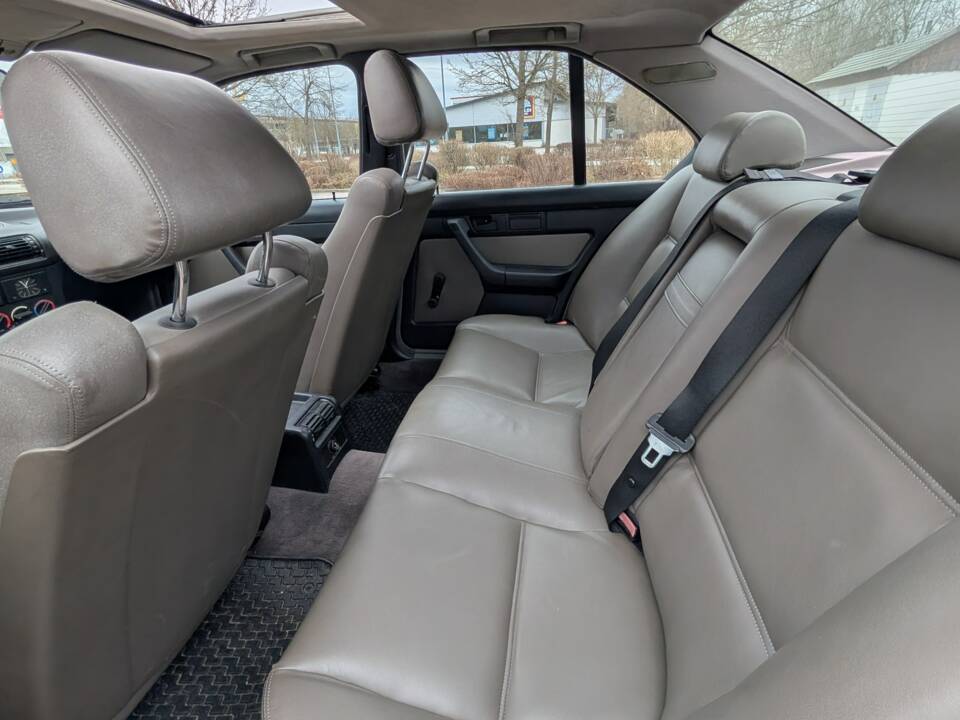 Bild 9/20 von BMW 530i (1988)