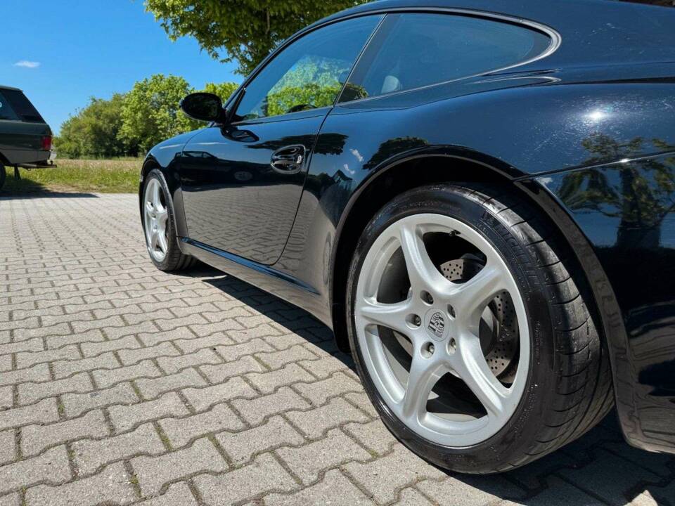 Image 7/20 of Porsche 911 Carrera (2006)