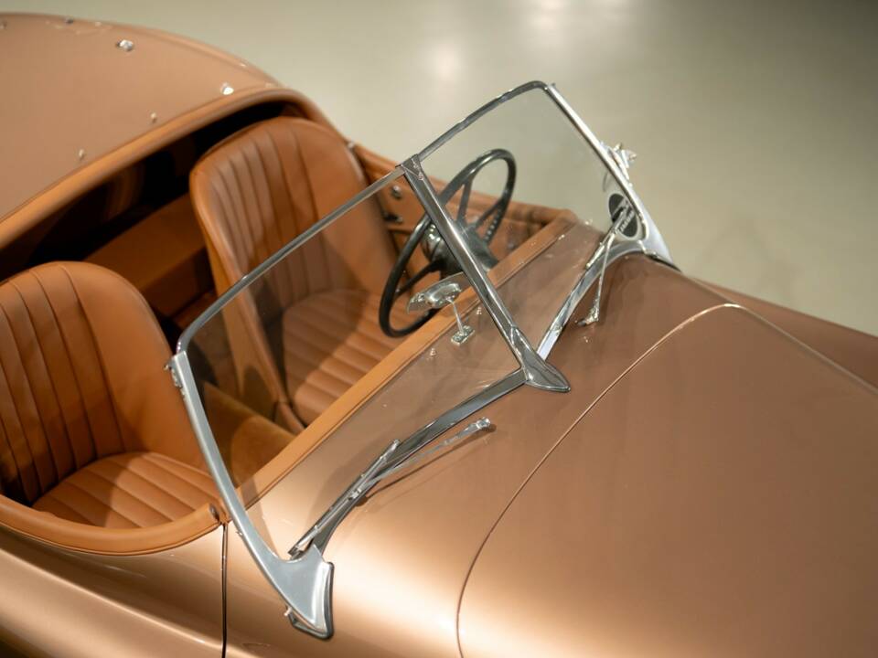 Image 50/50 of Jaguar XK 120 OTS (1952)