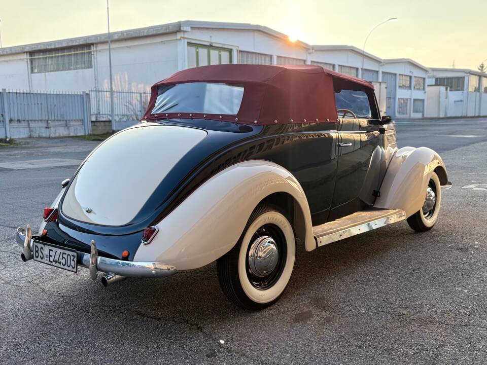 Image 6/26 de Ford V8 Deluxe Club Cabriolet (1937)
