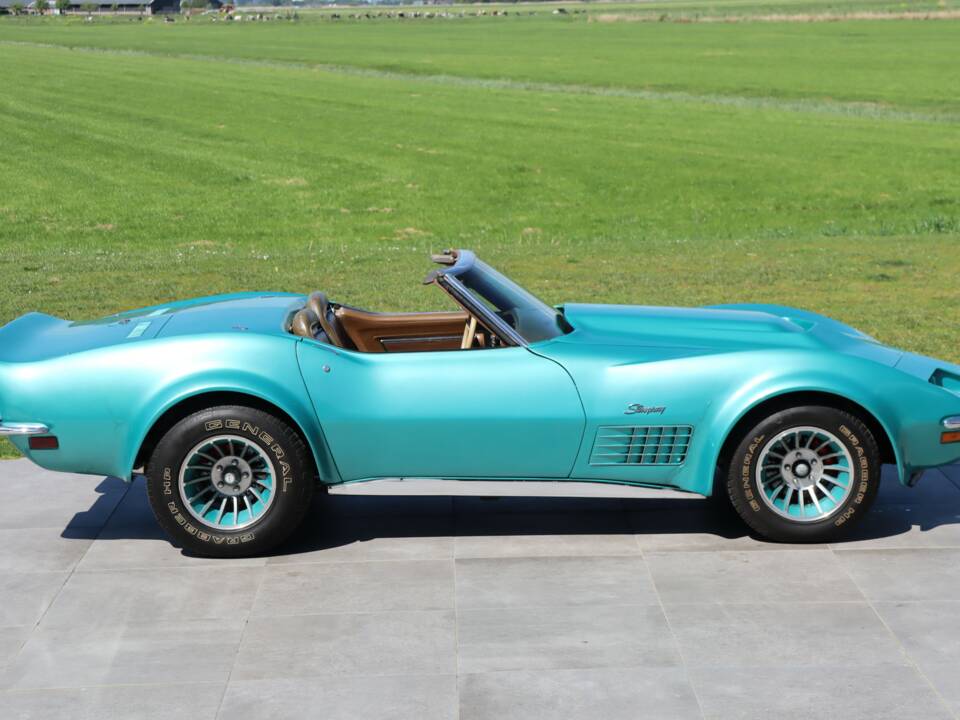 Image 11/50 of Chevrolet Corvette Stingray (1972)