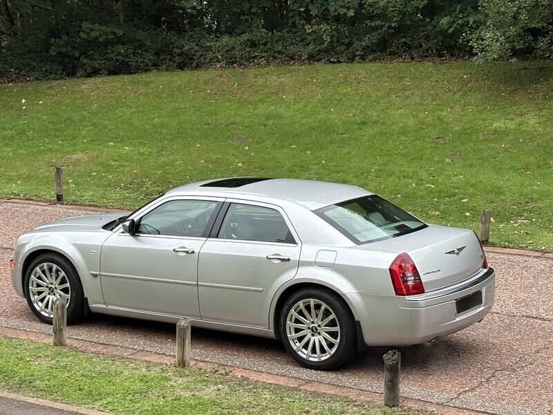 Image 43/50 of Chrysler 300 S (2008)