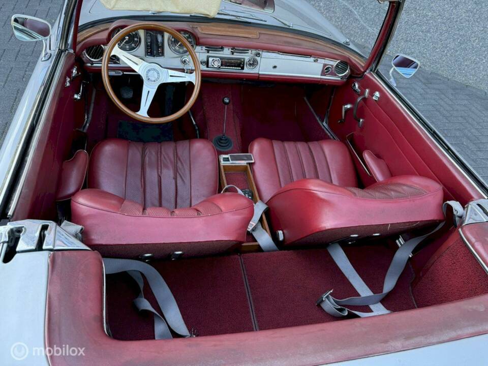 Image 20/27 of Mercedes-Benz 230 SL (1967)