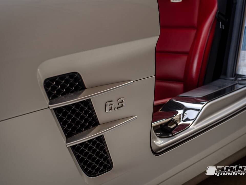 Afbeelding 14/18 van Mercedes-Benz SLS AMG (2011)