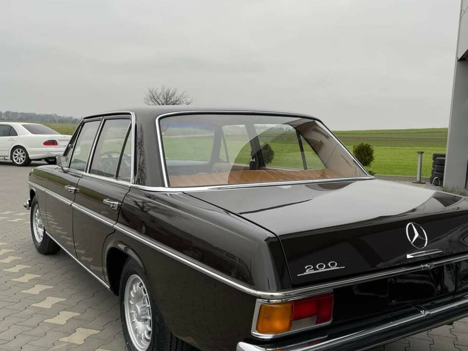 Bild 3/25 von Mercedes-Benz 200 (1969)