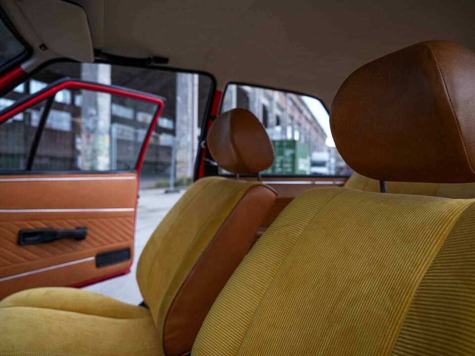 Afbeelding 25/41 van Audi 80 S/LS (1976)