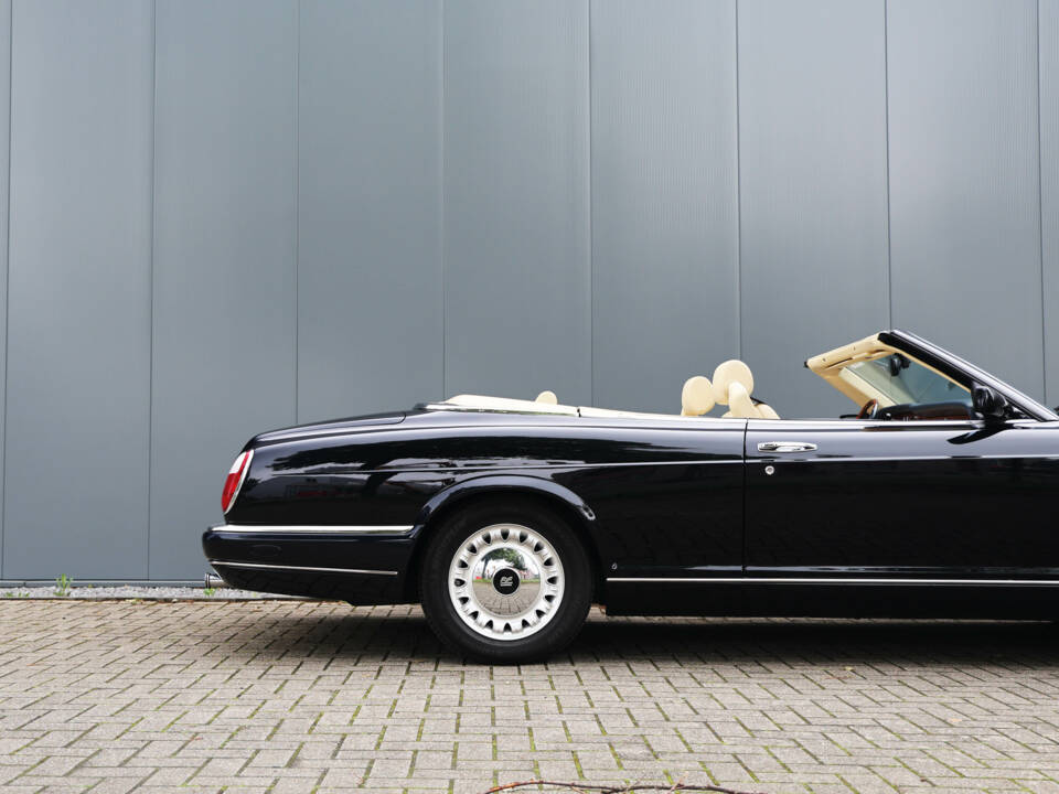 Image 8/52 of Rolls-Royce Corniche V (2000)